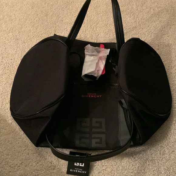 Givenchy Parfums Black Barrel Unisex Duffle Bag - New With Tags - Picture 17 of 17